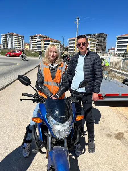 Motosiklet kursiyeri – eğitmenle